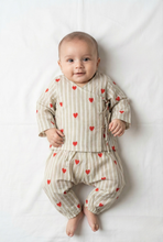 Charger l'image dans la galerie, Unisex Newborn Full Sleeves Jhabla Set - Beige with hearts