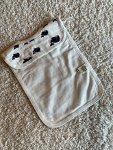 Charger l'image dans la galerie, Klingaru Bibs - Newborn to Weaning (Muslin)