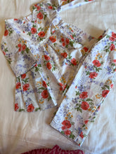 Load image into Gallery viewer, Klingaru Girl Kurta and Pant Set - Offwhite with Flowers