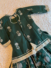 Charger l'image dans la galerie, Klingaru Lehanga Choli - Green Flowers with Top, Lehanga and Dupatta (PREORDER)