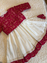 Charger l'image dans la galerie, Klingaru Lehanga Choli  - Fuschia Pink with Offwhite Skirt - Warli Art