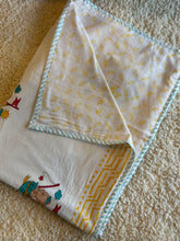 Charger l'image dans la galerie, Klingaru Reversible Toddler Dohar - Pigs / Flower