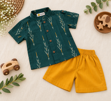 Load image into Gallery viewer, Klingaru Shirt - Dark Green Ikat