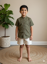 Charger l'image dans la galerie, Klingaru Shirt - Grey Green Tikon