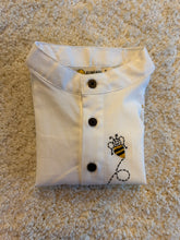 Charger l'image dans la galerie, Klingaru Shirt - Hand Embroidered Bee Shirt - PRE ORDER