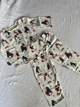 Load image into Gallery viewer, Klingaru Winter Night suit - Christmas Penguins