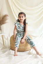 Charger l'image dans la galerie, Klingaru Top and Pant Set - Beige Green Abstract