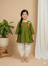 Charger l'image dans la galerie, Klingaru Girl Dhoti Set - Green Ethnic with Kutch Handwork