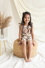 Charger l'image dans la galerie, Klingaru Top and Shorts Set - Beige Brown Abstract