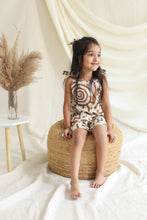 Charger l'image dans la galerie, Klingaru Top and Shorts Set - Beige Brown Abstract