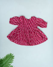 Charger l'image dans la galerie, Klingaru Girl Dhoti Set - Pink with Offwhite Ikat