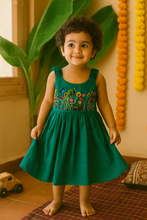 Charger l'image dans la galerie, Klingaru Frock - Green Frock with Hand Embroidery (PRE ORDER)