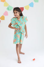 Charger l'image dans la galerie, Klingaru Frill Top and Shorts Set - Green Red Tiger