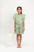 Charger l'image dans la galerie, Klingaru Frill Top and Shorts Set - Green Red Tiger