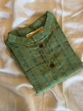 Charger l'image dans la galerie, Klingaru Full Sleeves Short Kurta - South Cotton Green and Maroon