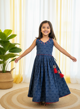 Load image into Gallery viewer, Girl wearing a halter neck, Indigo top and lehanga in pure cotton
