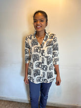Charger l'image dans la galerie, Klingaru Women Shirt - Off White Auto - PREORDER