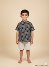 Load image into Gallery viewer, Klingaru Shirt - Black Geometry