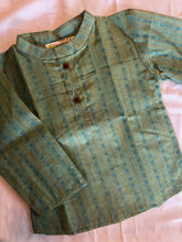 Charger l'image dans la galerie, Klingaru Full Sleeves Short Kurta - South Cotton Green and Maroon