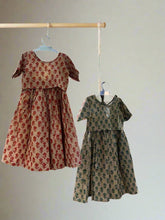 Charger l'image dans la galerie, Klingaru Skirt Top  - Grey Green & Peach Red