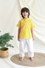 Charger l'image dans la galerie, Klingaru Short Kurta - Soft Yellow