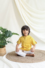 Charger l'image dans la galerie, Klingaru Short Kurta - Soft Yellow