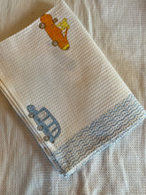 Load image into Gallery viewer, Klingaru Waffle Towel - Vintage Cars
