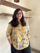 Charger l'image dans la galerie, Klingaru Women Shirt - Mustard Cats - PREORDER