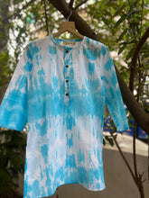 Load image into Gallery viewer, Klingaru Unisex Shibori Long Kurta - Blue