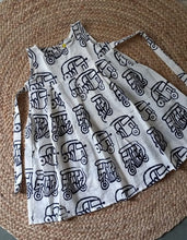 Charger l'image dans la galerie, Klingaru Frock - Handblock Offwhite Auto