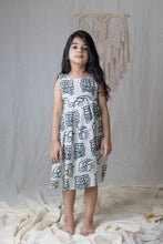 Charger l'image dans la galerie, Klingaru Frock - Handblock Offwhite Auto