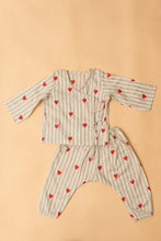 Charger l'image dans la galerie, Unisex Newborn Full Sleeves Jhabla Set -  Beige with hearts
