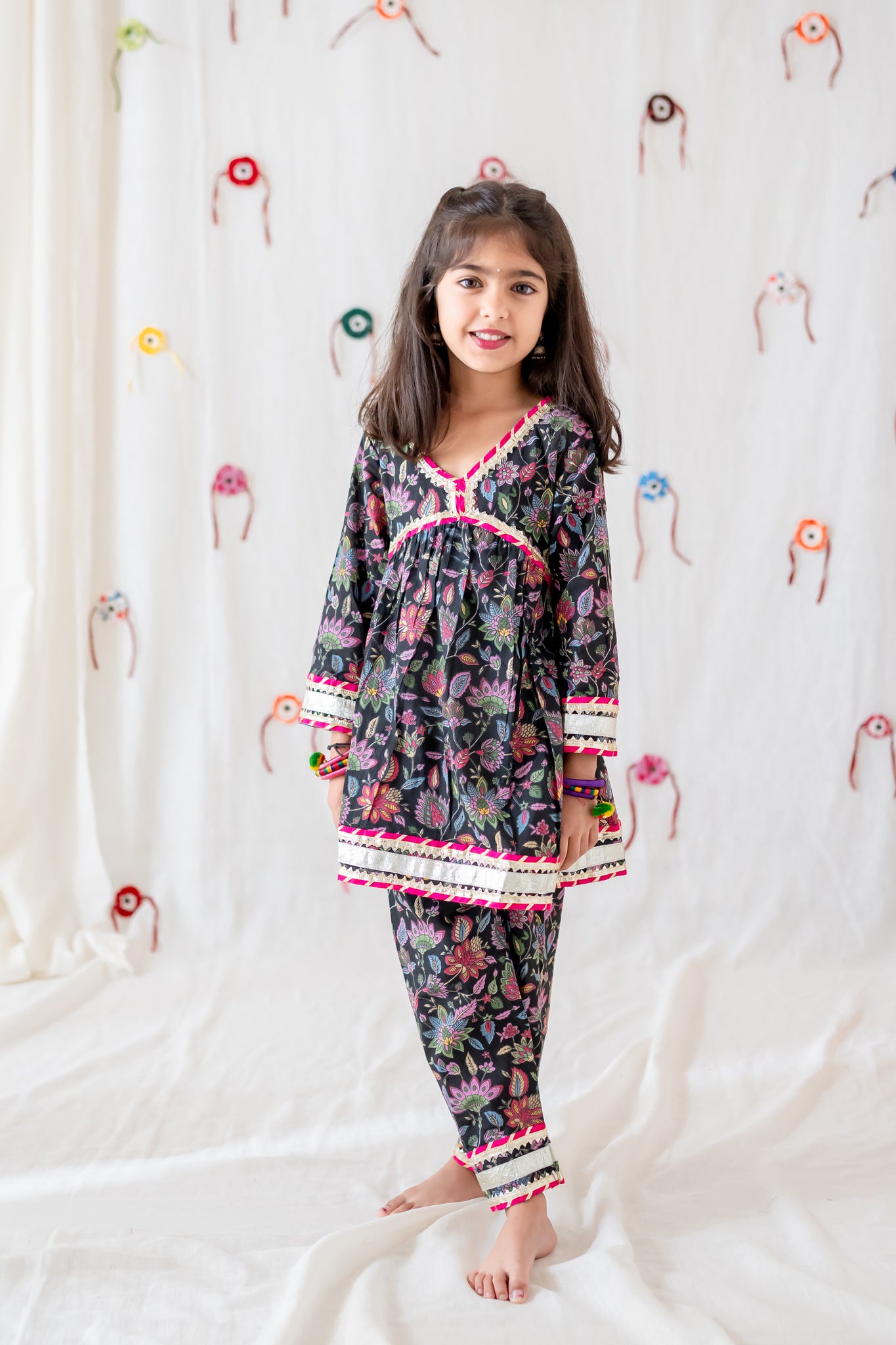 Klingaru Girl Kurti Set Black Floral mo Years Last Pieces)