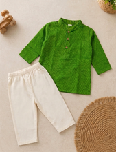 Charger l'image dans la galerie, Boy wearing green cotton kurta with Mandarin collar and off-white pajama pants for kids
