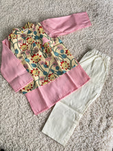 Charger l'image dans la galerie, Klingaru Long Kurta Pajama Jacket Set- Pink with Lotus Pichwai Jacket
