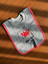 Charger l'image dans la galerie, Bibs -  Newborn to Weaning (Set of 2/ Set of 4)
