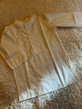 Charger l'image dans la galerie, Klingaru Festive Long Kurta - White with Golden Line
