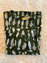 Charger l&#39;image dans la galerie, Klingaru Frock - Moss Green Fish
