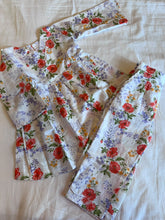 Load image into Gallery viewer, Klingaru Girl Kurta and Pant Set - Offwhite with Flowers
