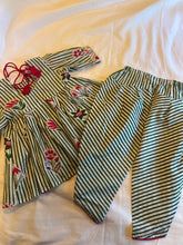 Charger l'image dans la galerie, Klingaru Girl Kurta and Tulip Dhoti Set - Green Lines with Flowers

