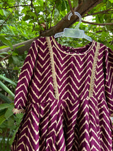 Charger l&#39;image dans la galerie, Klingaru Girl Kurta and Tulip Dhoti Set - Wine Zig Zag with Lace Detailing
