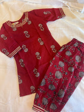 Load image into Gallery viewer, Klingaru Girl Set - Maroon Booti with Balloon Pants
