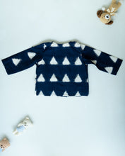 Load image into Gallery viewer, Unisex Newborn Jhabla Set -  Ink blue Double ikat with offwhite pant  (3-6 Months)
