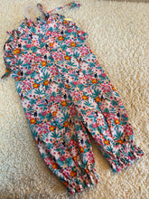 Load image into Gallery viewer, Klingaru Jumpsuit - Peach Floral
