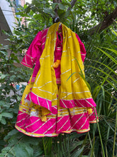 Charger l&#39;image dans la galerie, Klingaru Lehanga Choli  - Yellow Pichwai with Pink Top and Dupatta (PREORDER)
