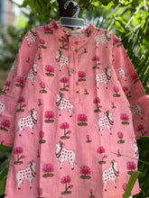 Charger l&#39;image dans la galerie, Klingaru Long Kurta - Pink Pichwai Long Kurta and Pajama
