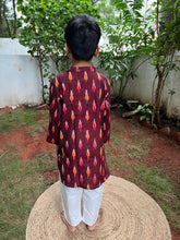 Load image into Gallery viewer, Klingaru Long Kurta - Maroon Ikat
