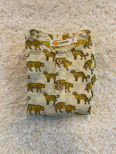 Load image into Gallery viewer, Klingaru Night Suit - Off White Small Cheetah
