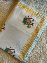 Load image into Gallery viewer, Klingaru Reversible Toddler Dohar - Pigs / Flower
