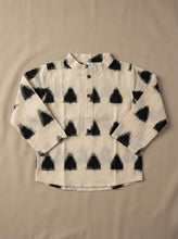 Load image into Gallery viewer, Klingaru  Full Sleeves Short Kurta - Offwhite with Black Tikon Double Ikat
